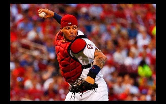 ノールック送球、最強モリーナの「キャノン砲」も…MLB捕手美技集が凄すぎる