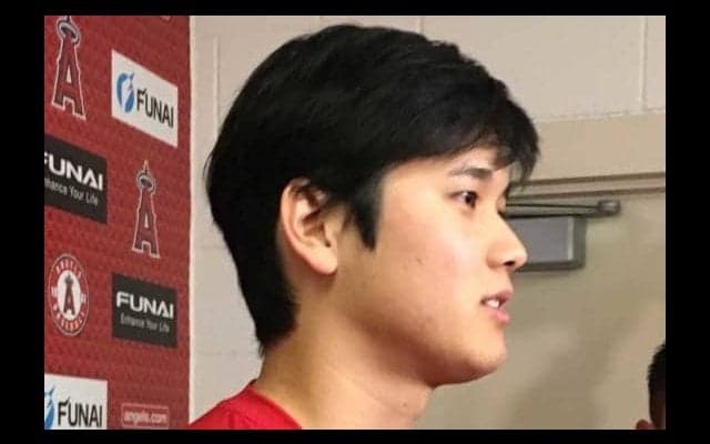 【MLB】大谷翔平、キャンプ初日に会見　素振りで違和感なし「一歩ずつが必ず復帰に」