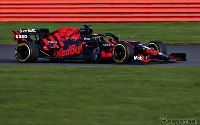 【F1】レッドブル・ホンダの“初号機”、2019年型 RB15 が走行…カラーリングはワンオフの特別仕様