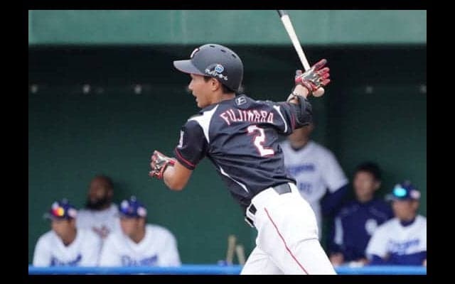 ロッテのドラ1藤原が“プロ初安打”！　中日の侍ジャパン左腕から快音