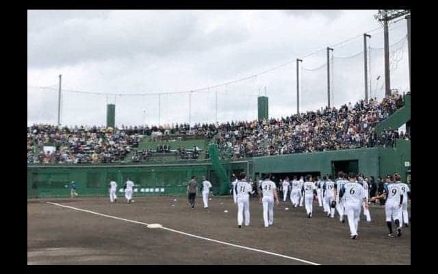 日ハム紅白戦に国頭村が熱狂　全国から約2300人、村の人口の半数近くが集結