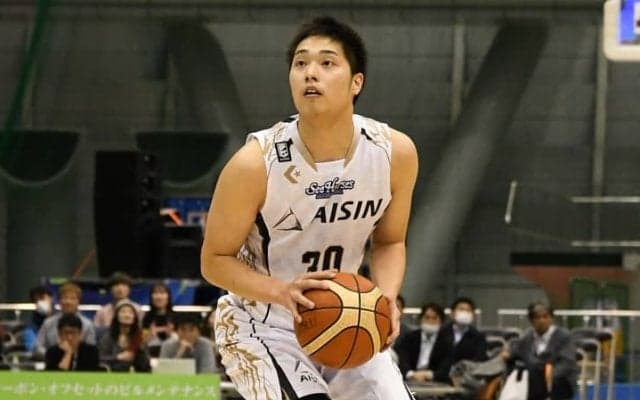 三河・岡田侑大がプロ転向からの3ヶ月を振り返る　Ｂリーグ注目の大型ルーキー