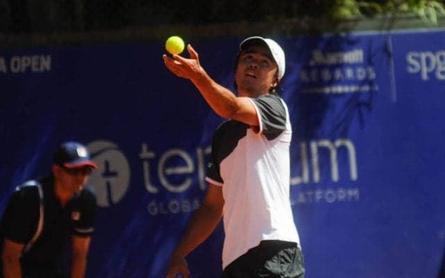 ダニエル太郎 2日がかりで初戦突破。シュワルツマン敗れ、リオは1回戦でシード勢残り1人に