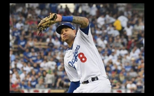 【MLB】「どうなってるの？」-名三塁手マチャドの驚異の“鬼肩”動画集にファン唖然