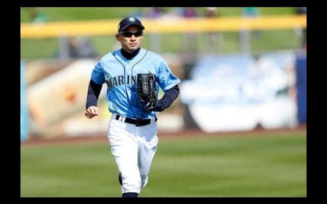 イチローのルーティンはMLBを代表する仕草!?　選手会インスタの“トップ”に写真登場