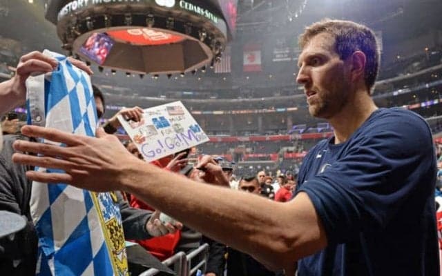 現役続行に色気を見せる40歳のダーク・ノビツキー「若い選手のためにもあと1年」