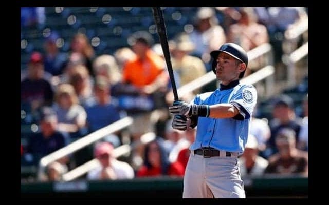 【MLB】45歳と18歳が“初共演”？　“レジェンド”イチローとスター候補の2S写真にファン歓喜