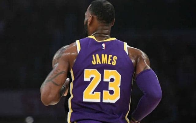 プレーオフ争いから脱落のレイカーズ、レブロン・ジェームズの出場時間を制限か