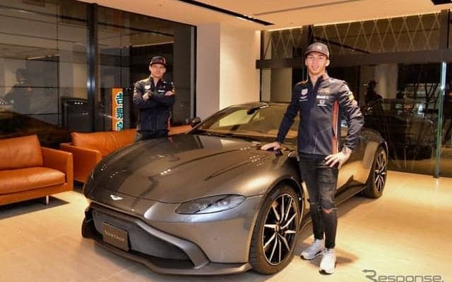 アストンマーティンが、F1開幕直前ファンイベントを開催！ フェルスタッペンとガスリーも来場