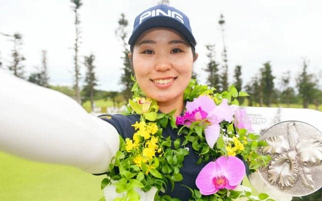 比嘉真美子「藍さんの次に優勝できて光栄」　地元開催のオープニングゲームで嬉しいV