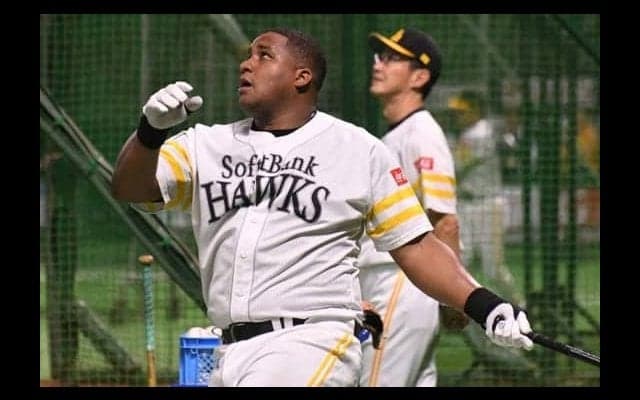 鷹デスパイネ「4番・DH」でOP戦初出場　巨人は外国人3人をスタメンに並べる