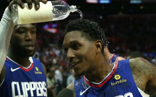 キャリア初のゲームウィナーとなるブザービーターを決めたルー・ウィリアムズ