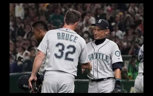 【MLB】イチロー、粋な演出で途中交代　抱擁した同僚も感激「感情がこみ上げた」