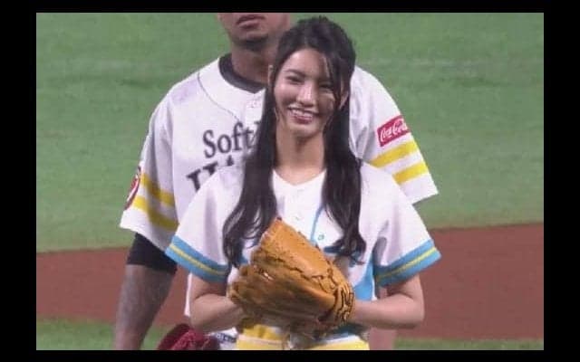 さすがプロ野球選手の娘！　倉持明日香さんが見事なノーバウンド始球式