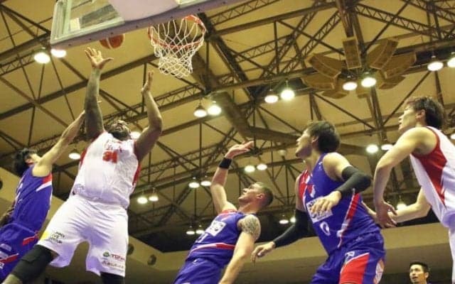 一歩も引かない激闘の中でも冷静さを保った富山グラウジーズ、福岡を振り切り連勝