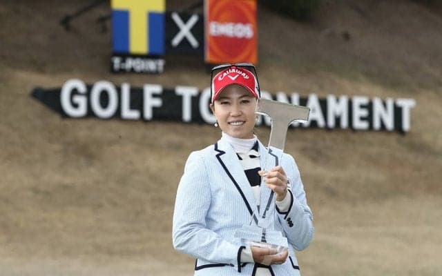 上田桃子「自分の本能を一番大事に、自分の引き出しからどうにかゴルフを」 痛みに耐えて掴んだ1年半ぶりの勝利