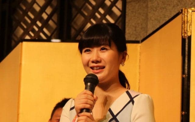 【卓球】幸せオーラ全開！　ほっこりチューも　福原愛さんの家族写真に大反響