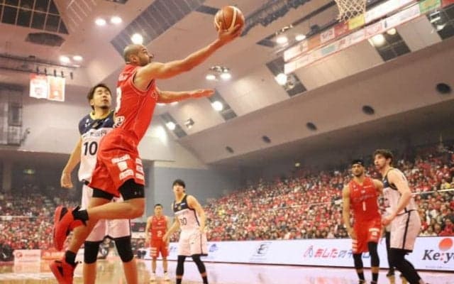 『頂上決戦』初戦、走り続けた千葉ジェッツがオフェンス爆発で栃木の堅守を粉砕