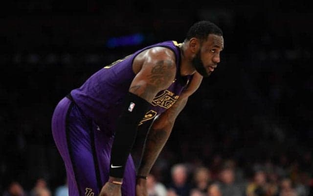 レブロンの残り試合欠場が決定「本人、レイカーズの未来にとって最良と判断」