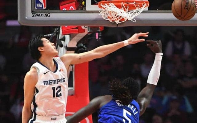 渡邊雄太がクリッパーズ戦で21分間プレー、無得点ながらチームに好影響を与える