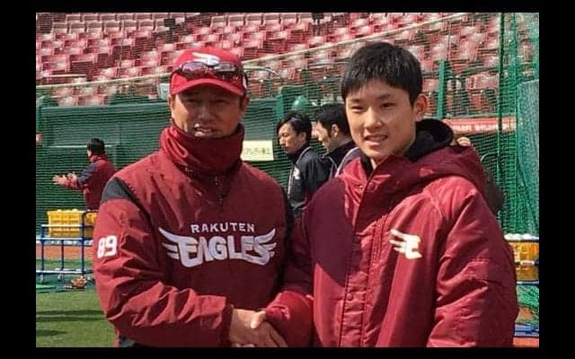 チョレイならず？　張本智和が楽天生命パークで始球式　ボール球に厳しめ「90点」