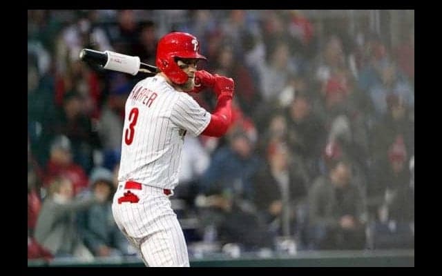 【MLB】“367億円男”ハーパー、初の古巣ナショナルズ戦で大ブーイング浴び空振り三振