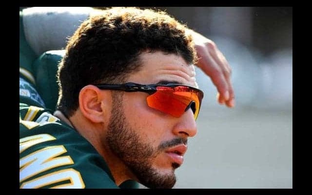 【MLB】“鬼肩”ラウレアーノの凄すぎる送球　“超ギリギリ”アウトにファンは「セーフだ」