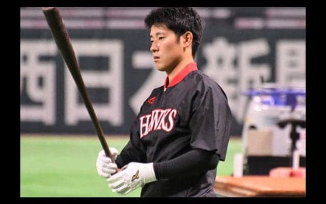 鷹上林、“熱男”との競弾に苦笑い「本塁打の後は打ちにくい」