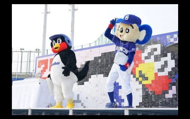 ヤクルトつば九郎＆中日ドアラが25周年スペシャルイベント