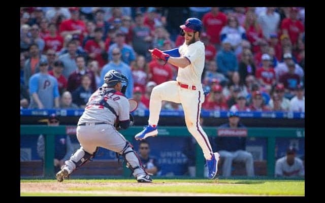 【MLB】“370億円男”ハーパー、捕手の頭上へ驚異的ジャンプも…「あっさりとアウト」