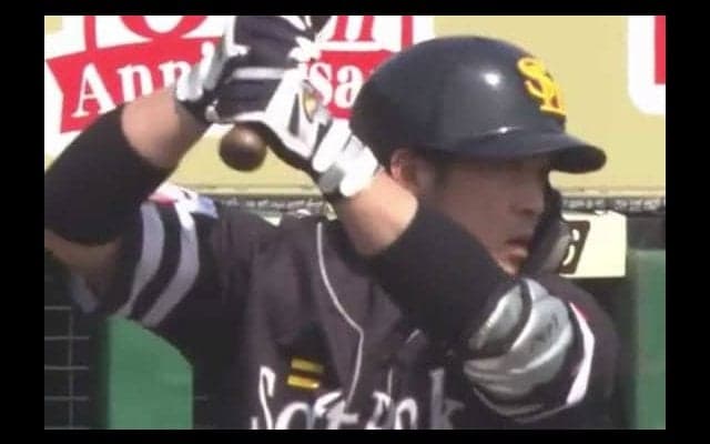 ソフトバンク甲斐、今季1号は先制3ラン！　「風にのって入ってくれました」