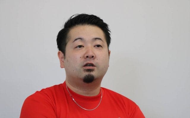 【卓球】T.T彩たま・坂本監督、ウルトラマン怪獣ダダに変身！？　“貴重すぎる”ショットが話題