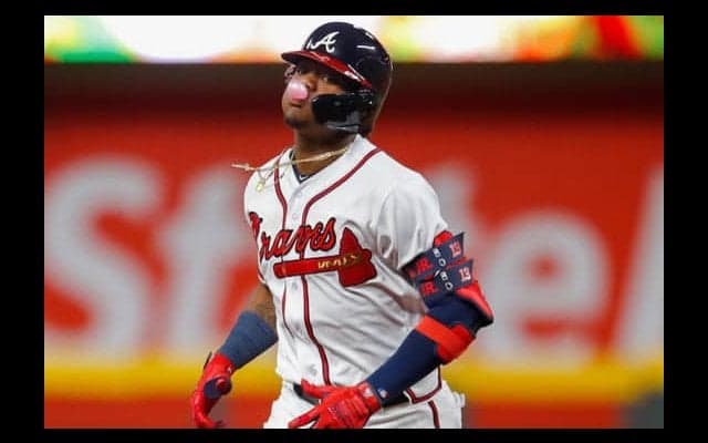 【MLB】「なんて面白いショー」アクーニャの「見たことない」スライディングが話題