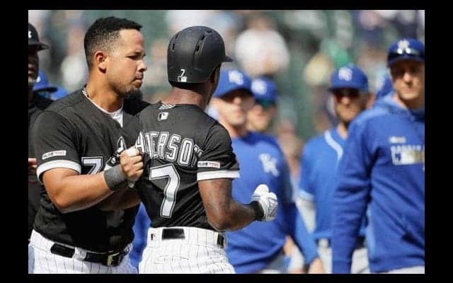 【MLB】4人退場の乱闘劇を呼んだ\"バット投げ”は是か非か「大好きだ」「試合への侮辱」