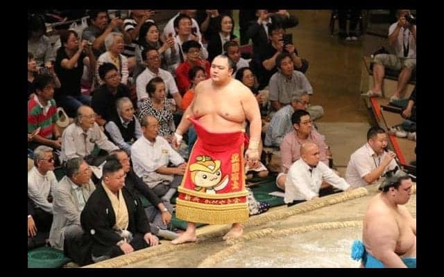 西武、山川と北勝富士が“どすこいコラボ”　5・5楽天戦で始球式に登場