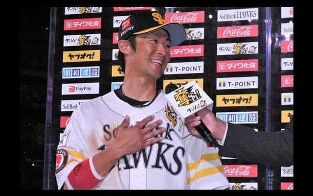 鷹明石の“バク宙”生還に米メディア疑問　「MLBチームが相手だったら…」