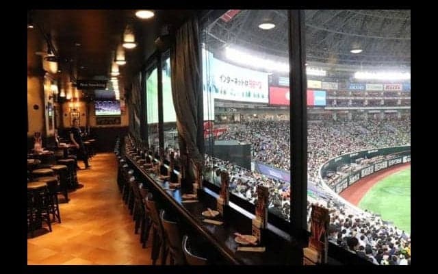 鷹はなぜヤフオクDにスポーツバーを？　球団の思いと狙い、背景にあったダイエー時代の“縁”