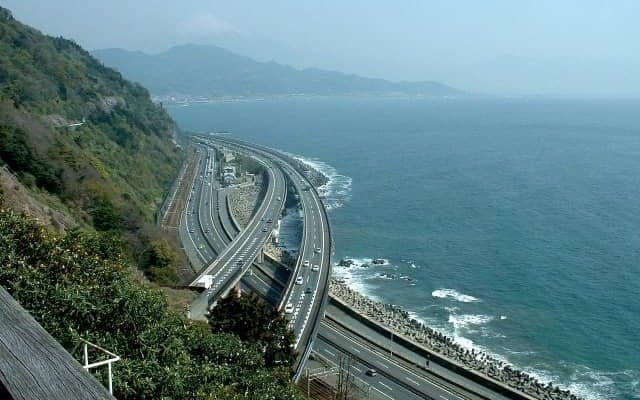 東名全線開通50周年記念イベント開催、レゴで再現した高速道路も登場　5月16-19日