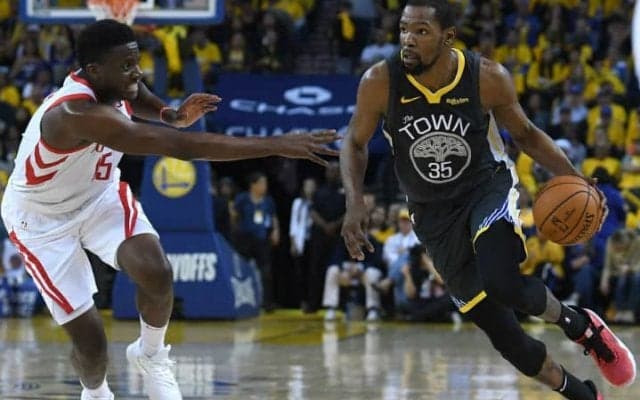 両エースが負傷する事態も、デュラントが29得点を挙げたウォリアーズが2連勝