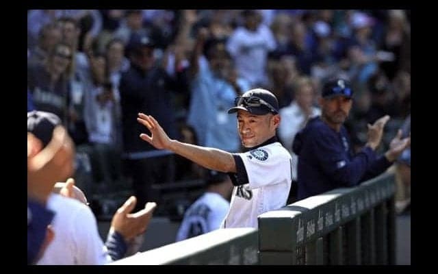 【MLB】イチロー氏、本拠地に粋な演出で“凱旋”　試合中に場内に紹介されファン総立ち大歓声