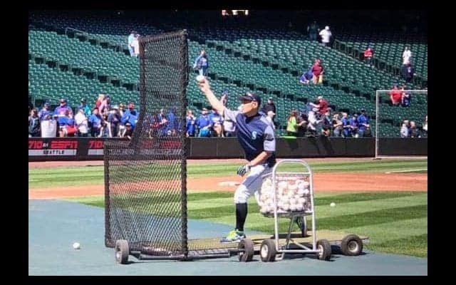 【MLB】“指導者”イチロー氏の打撃投手写真にファン進言「リリーフとして再契約すべき」