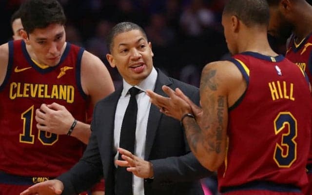 レイカーズ新ヘッドコーチ候補と噂のタロン・ルー、教え子のラブは「最高の人選」