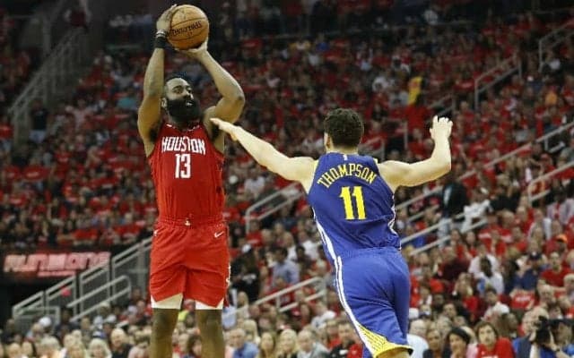 両目の負傷を抱えながらもハーデンが41得点、ホームで初勝利を挙げたロケッツ