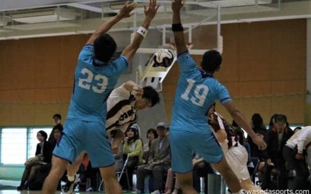 攻撃するも虚しく散る。筑波大の壁を破れず