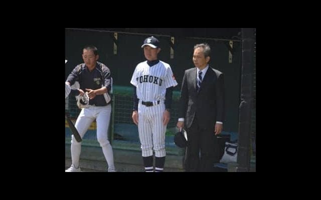 名門に異変。ダルビッシュの母校がユニフォーム一新で再建を目指す