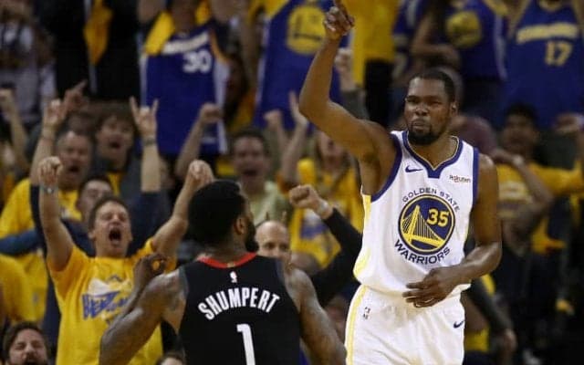 ロケッツを撃破したウォリアーズ、王手をかけるもデュラントが負傷