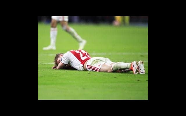 アヤックスの快進撃がついにストップ。記憶に残る試合後の美しい拍手