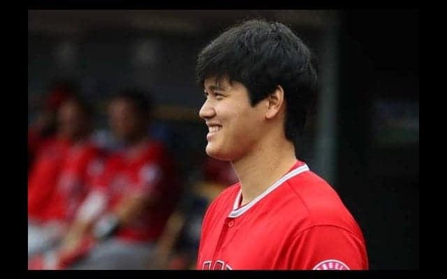 【MLB】阪神園芸もびっくり？　大谷出場試合が雨で中断、グラウンドキーパーのわずか2分の早技が凄い