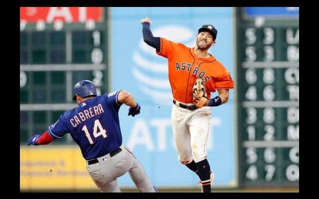 【MLB】遊撃手コレアが超絶美技　ダイブ→「キャノン」送球「見るのがやめられない」