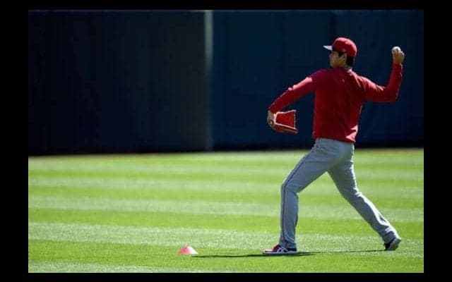 【MLB】大谷翔平、2日ぶり投球練習で術後最長35メートル　計75球投げる